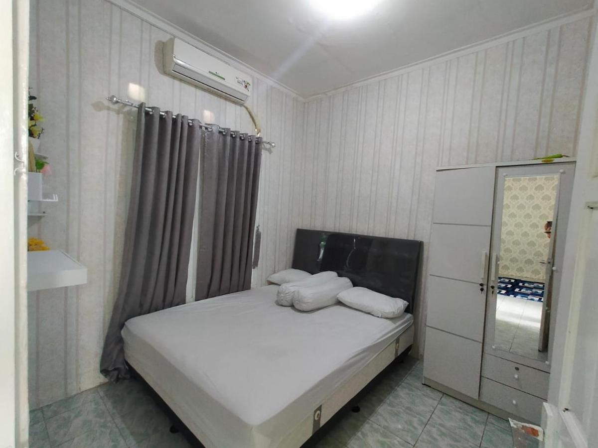 Shifana Homestay Syariah Jogjakarta Buitenkant foto