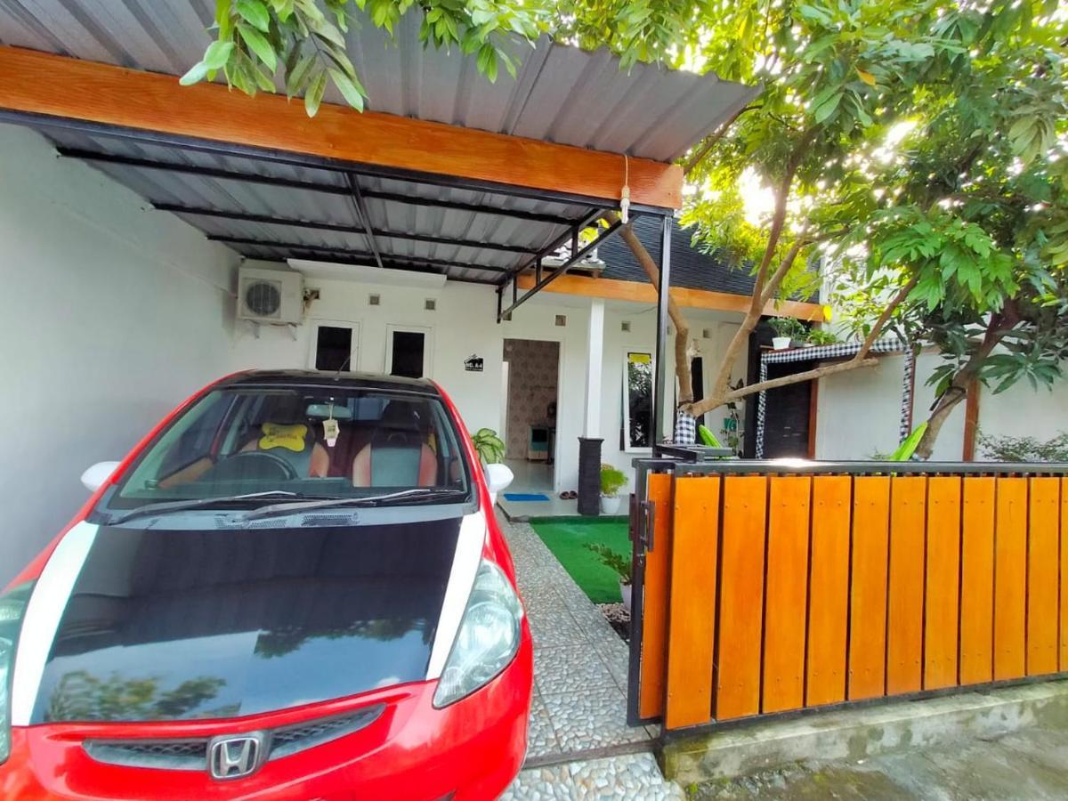 Shifana Homestay Syariah Jogjakarta Buitenkant foto