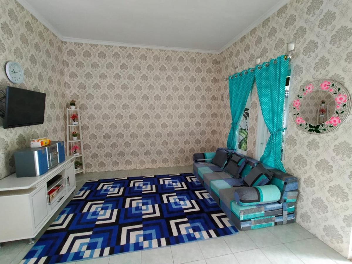 Shifana Homestay Syariah Jogjakarta Buitenkant foto