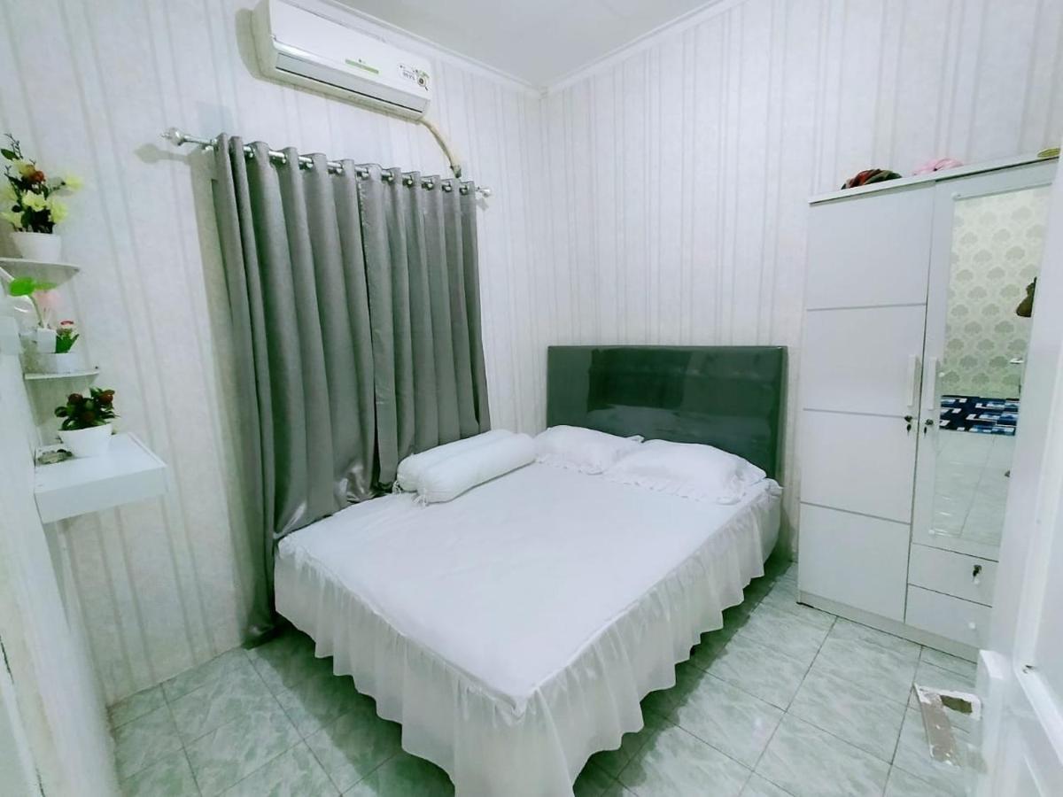 Shifana Homestay Syariah Jogjakarta Buitenkant foto