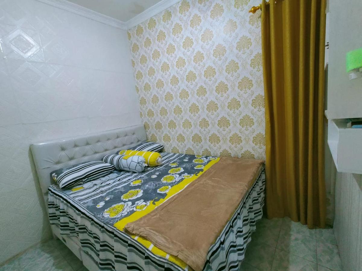 Shifana Homestay Syariah Jogjakarta Buitenkant foto